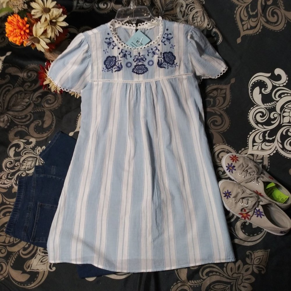 631 Size Large Blu Pepper Brand Tunic Top